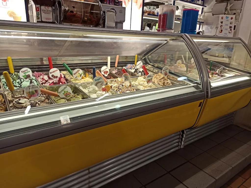 Blue Ice Bar Pizzeria Gelateria Spaghetteria_Rosolina_slider_image_1