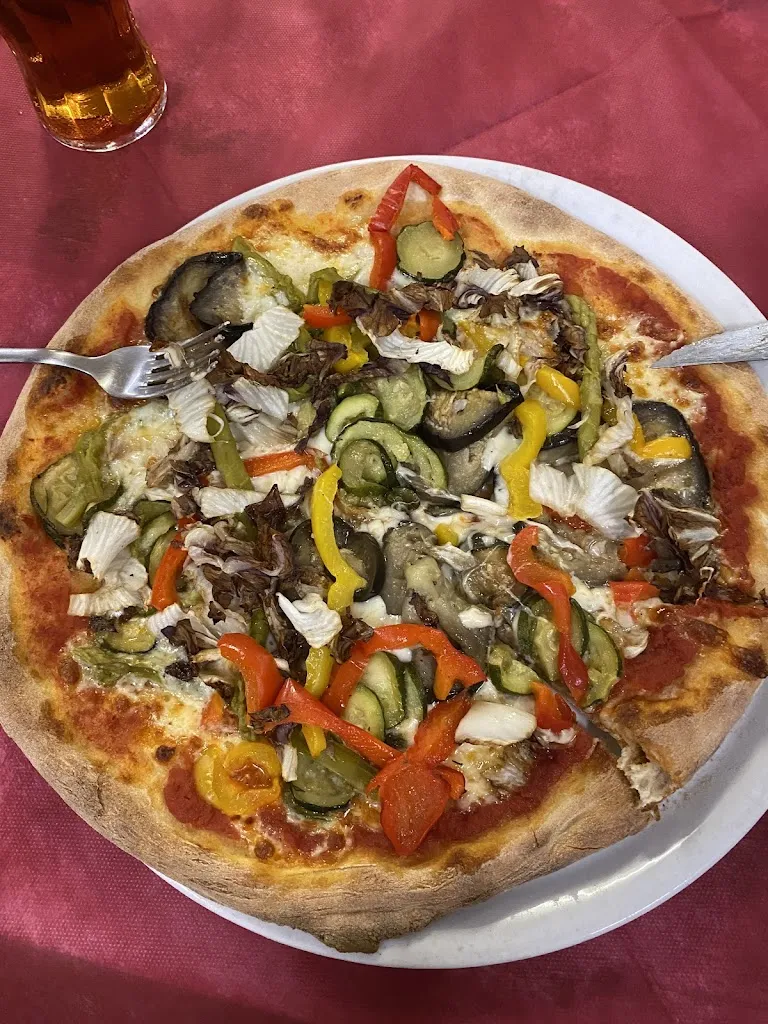 Blue Ice Bar Pizzeria Gelateria Spaghetteria_Rosolina_slider_image_3