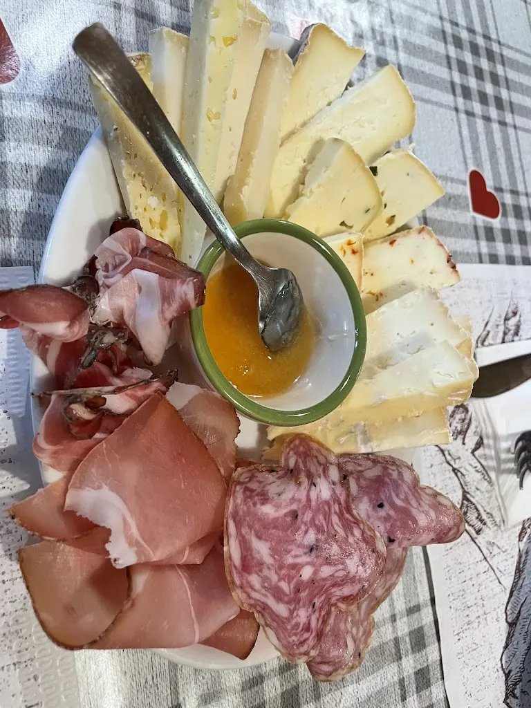 Veronika Brade_Agriturismo Malga Dignas_San Pietro di Cadore_review