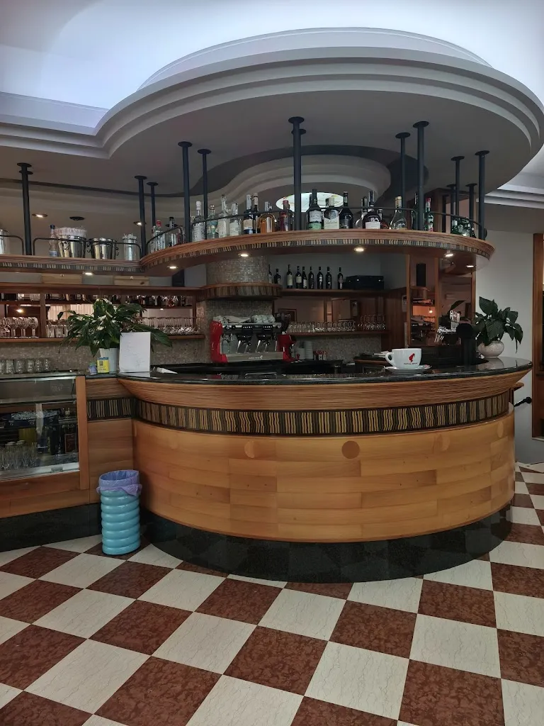 Pizzeria Mezzaluna restaurant in San Martino di Lupari