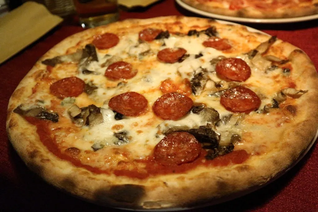 Sarah somz_Birreria Der Platz_San Pietro in Gu_review