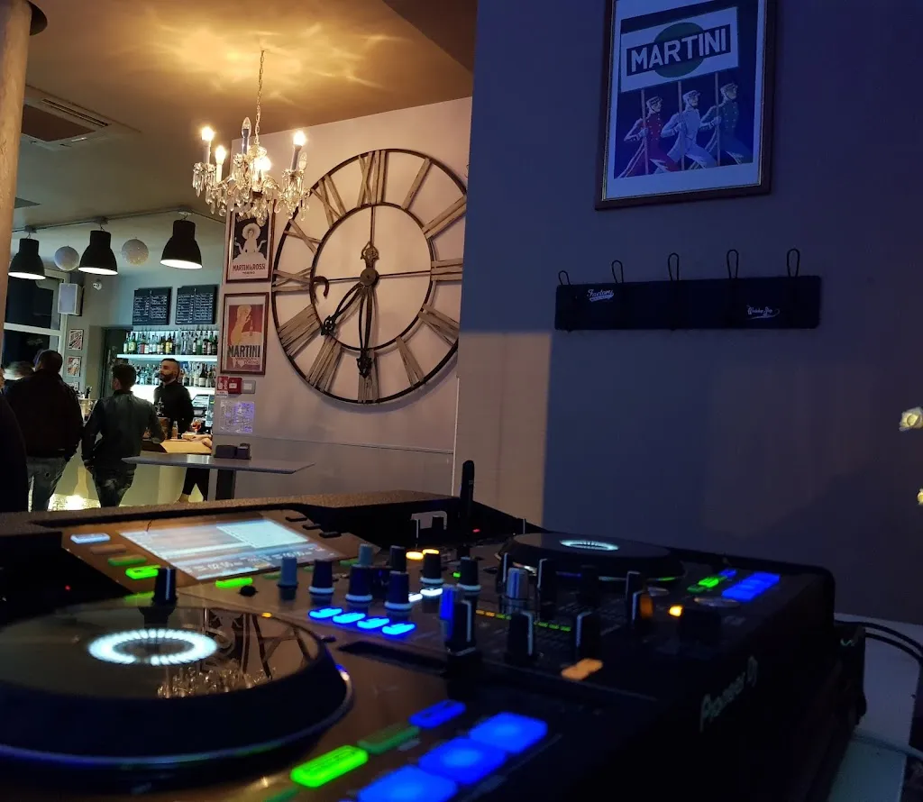 EIGHT AND A HALF CAFE '_San Pietro in Gu_slider_image_3