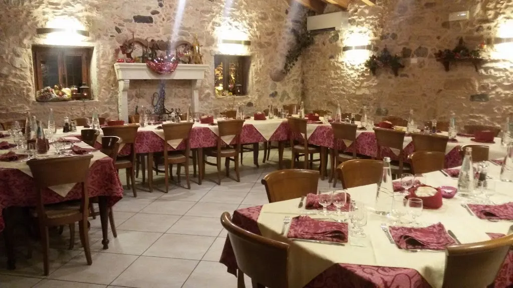 Lago Azzurro ristorante pizzeria parco giochi_San Pietro Mussolino_slider_image_1