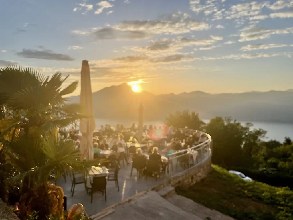 Michael Valentine (Cinderpath)_Hotel Giardinetto_San Zeno di Montagna_review