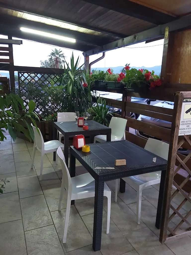 Millybar_Santorso_slider_image_1