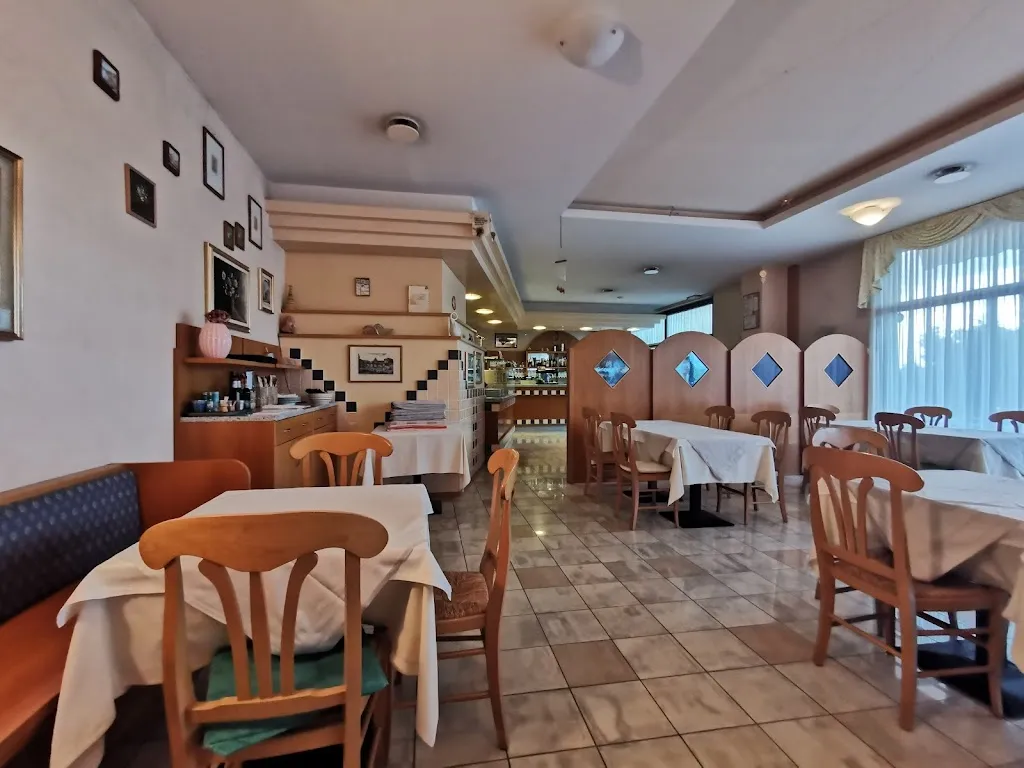 Pizzeria Brancati Vittorio restaurant in Santorso