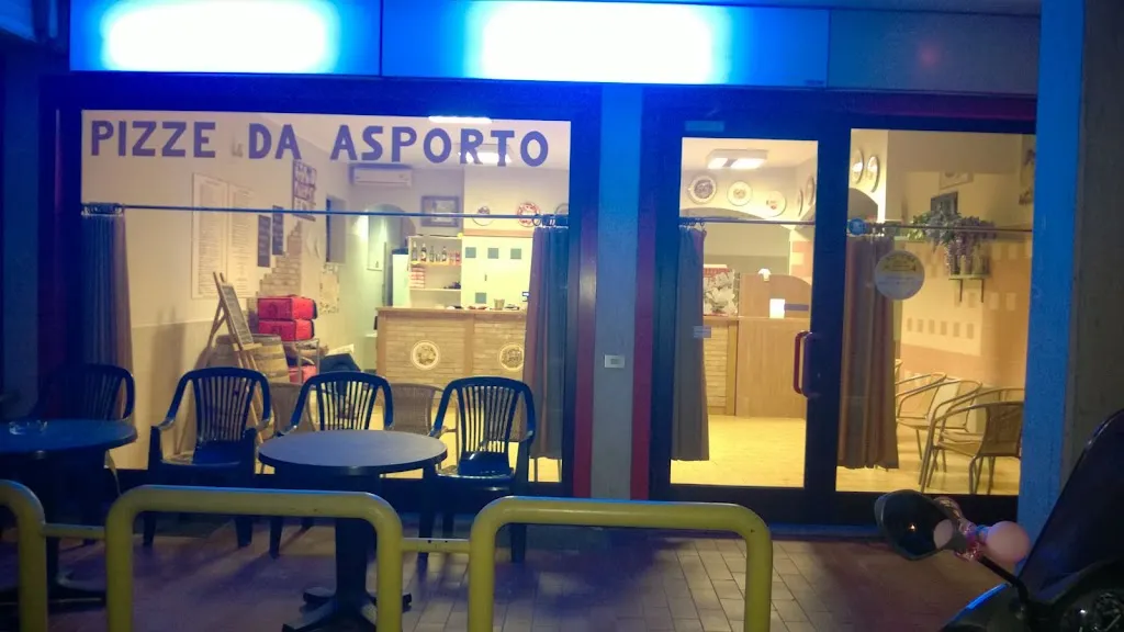 Bottega Della Pizza restaurant in Santorso