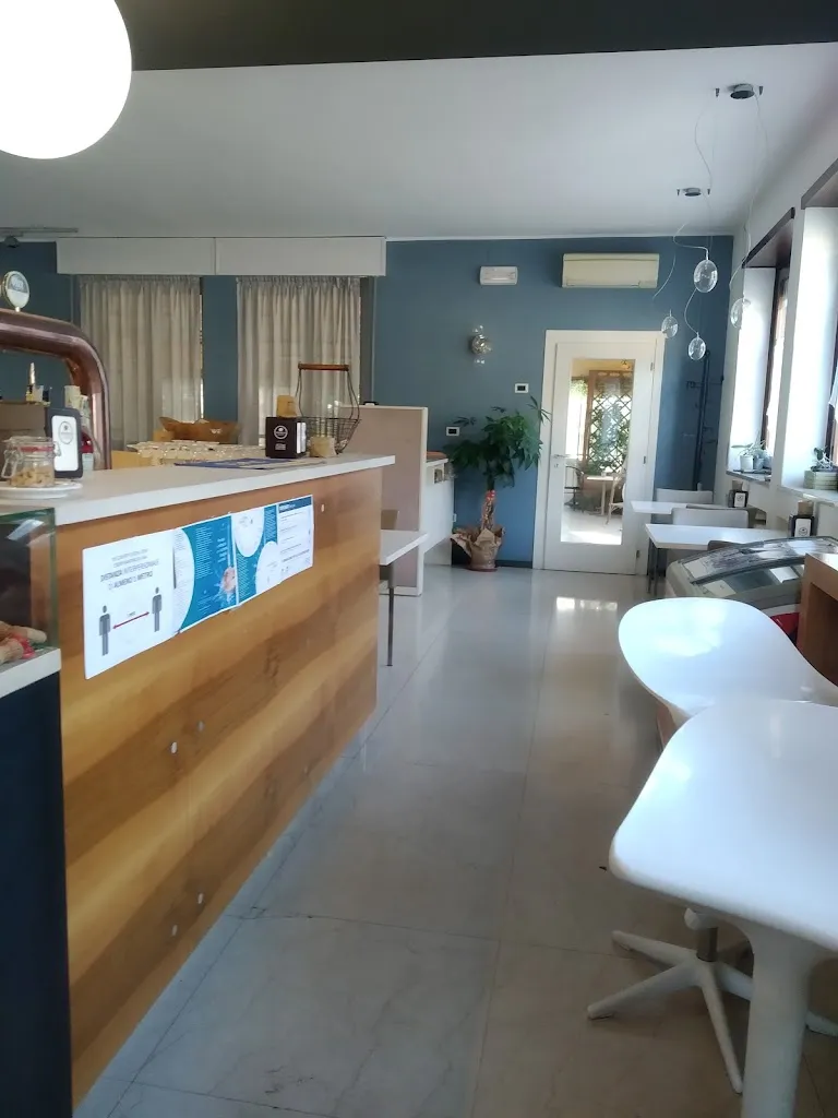 Bar La Favorita restaurant in Santorso