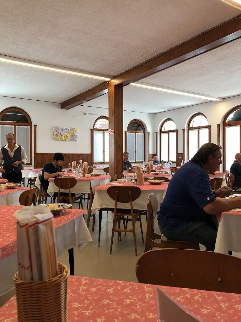 Trattoria Alla Vicentina restaurant in Schiavon