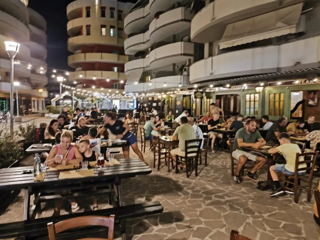 Pub Old Sponge restaurant in Alba Adriatica