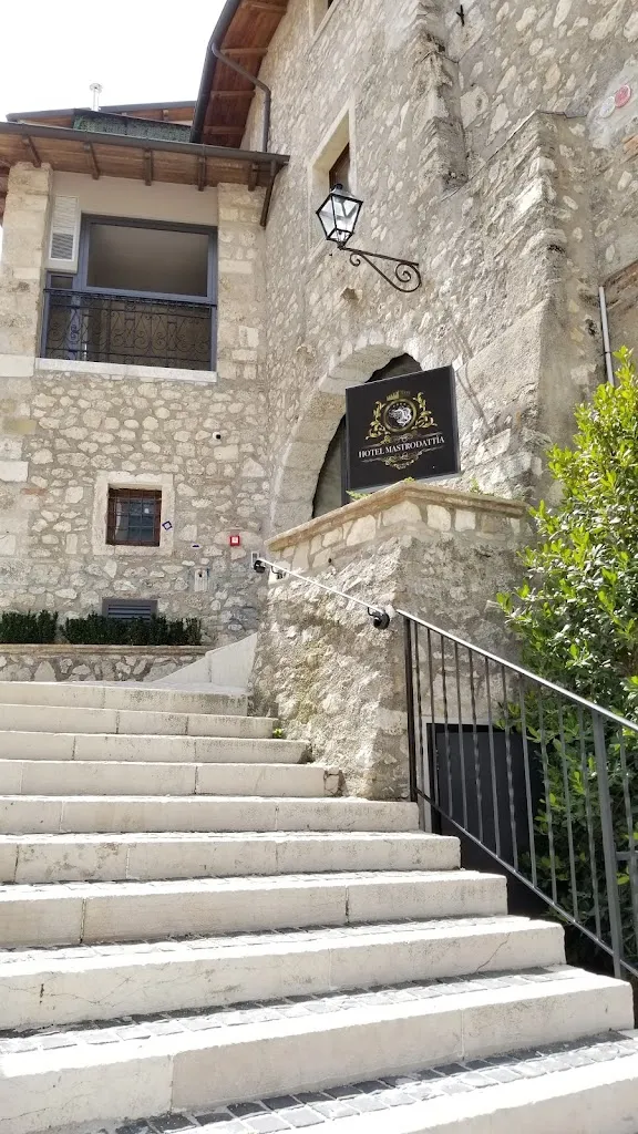 Mike Favetta_Hotel Mastrodattìa_Celano_review