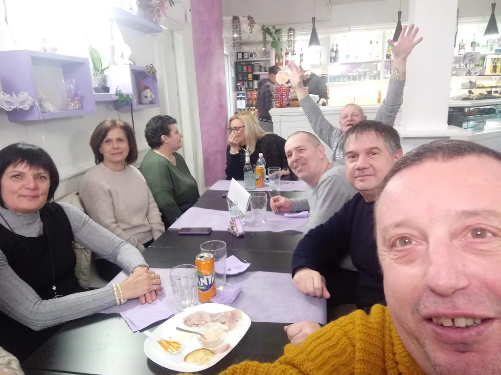 Federico Roverato_Al Viale_Scorzè_review