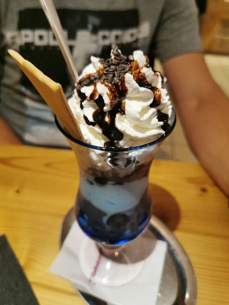 Nina Wawryszuk_Bar Gelateria Val Fiorentina_Selva di Cadore_recensione