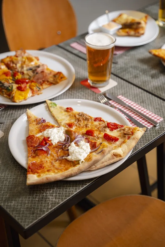 Ubi's Pizza_Sedico_slider_image_2