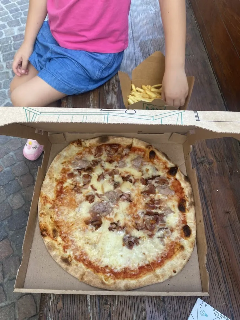 Eustace Clarence_MY Pizza_Sedico_review