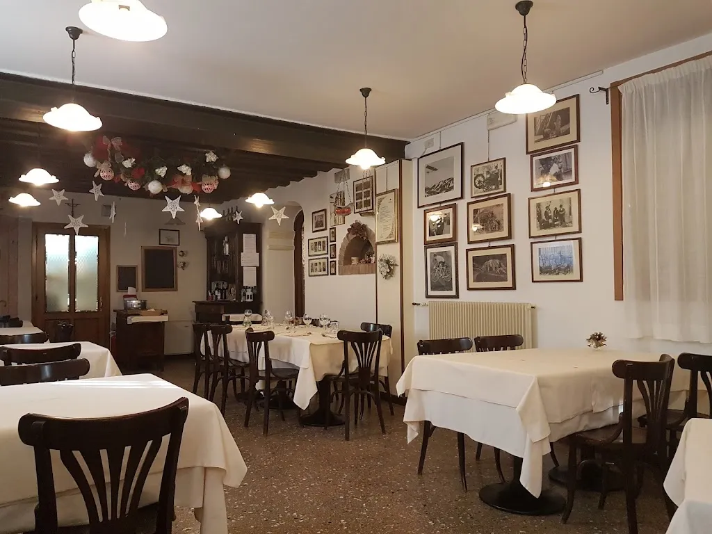 Antica Trattoria Da Doro restaurant in Solagna