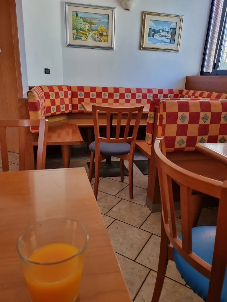 BAR PIZZERIA LA GROTTA_Sospirolo_slider_image_1