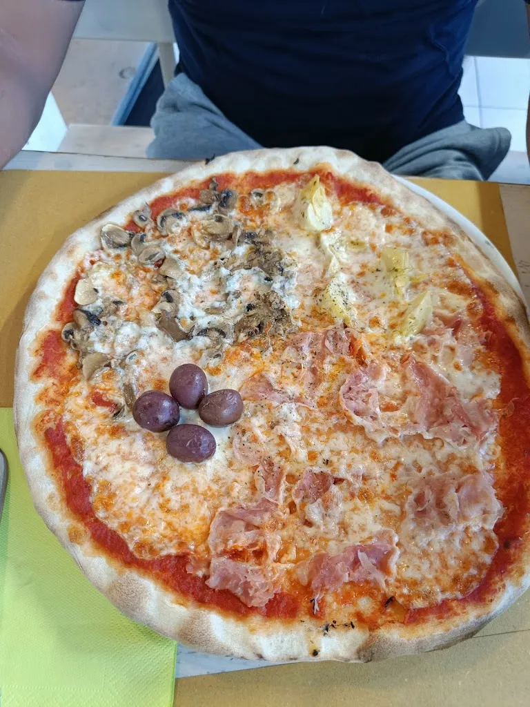 Bianca Cosmuta_Pizzeria Nuova Parigi_Silea_review