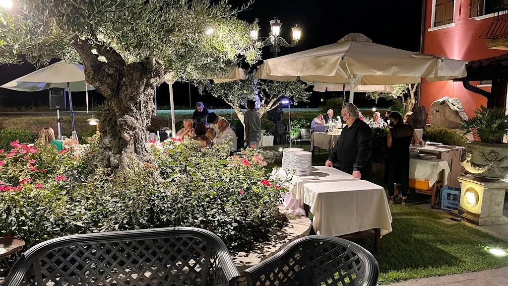 Ristorante Trattoria alla Cappa d'Oro restaurant in Solesino