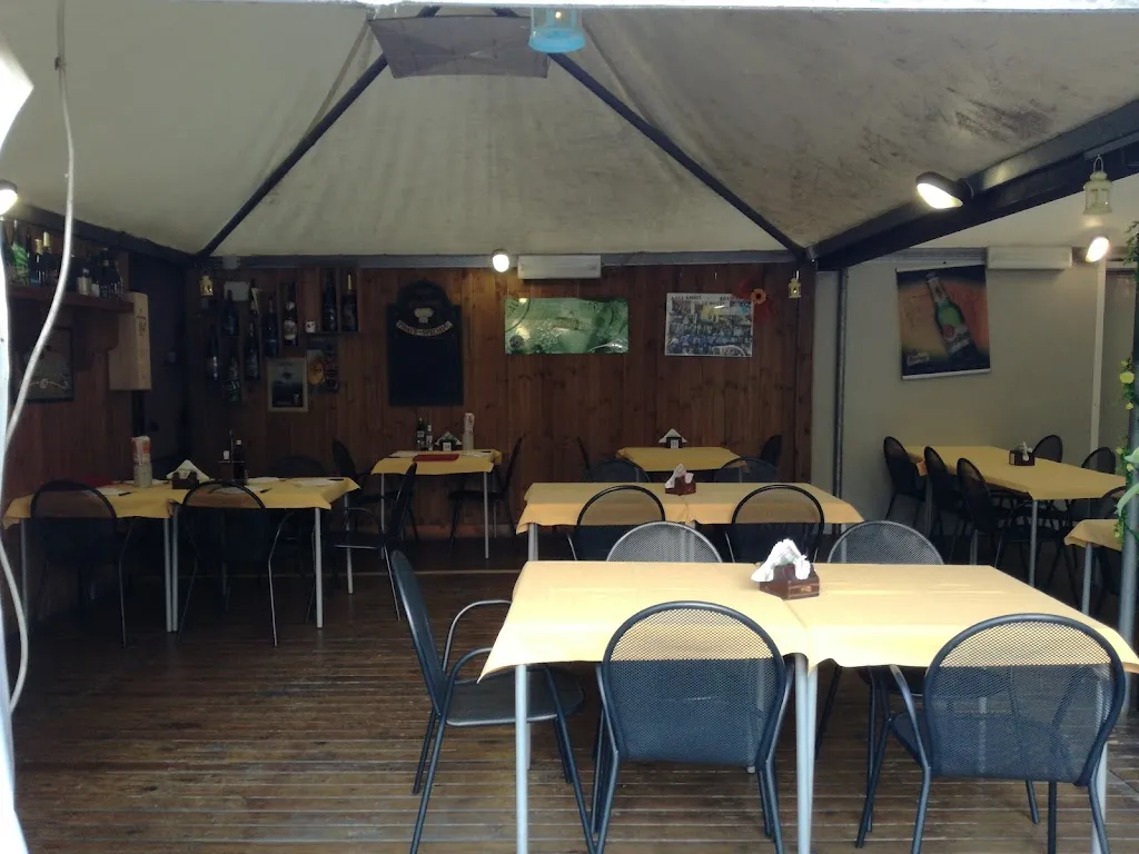 Birreria Pizzeria Le Botti Di Tomba Oride restaurant in Solesino