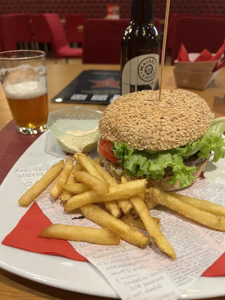 Hollywood Burger_Spresiano_slider_image_3