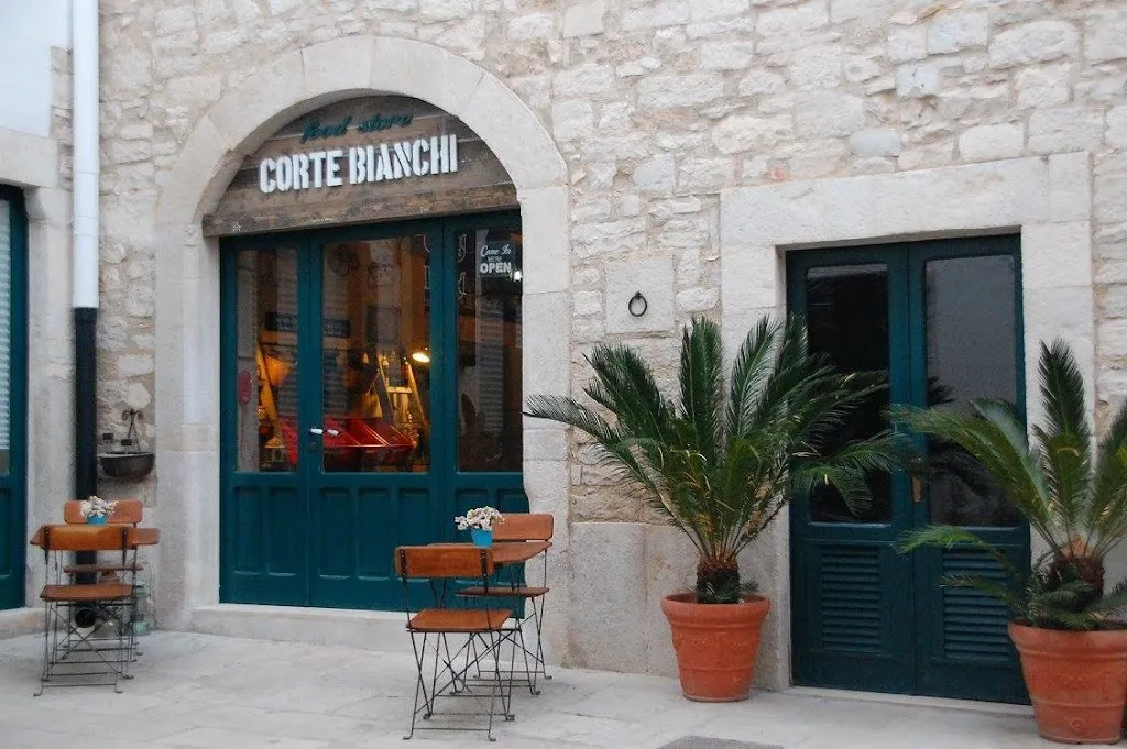 Corte Bianchi Food Store restaurant in Provincia di Barletta - Andria - Trani