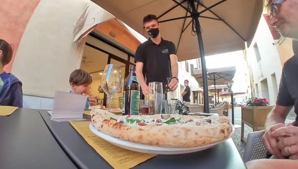 Pizza Punto E A Capo_Sommacampagna_slider_image_2