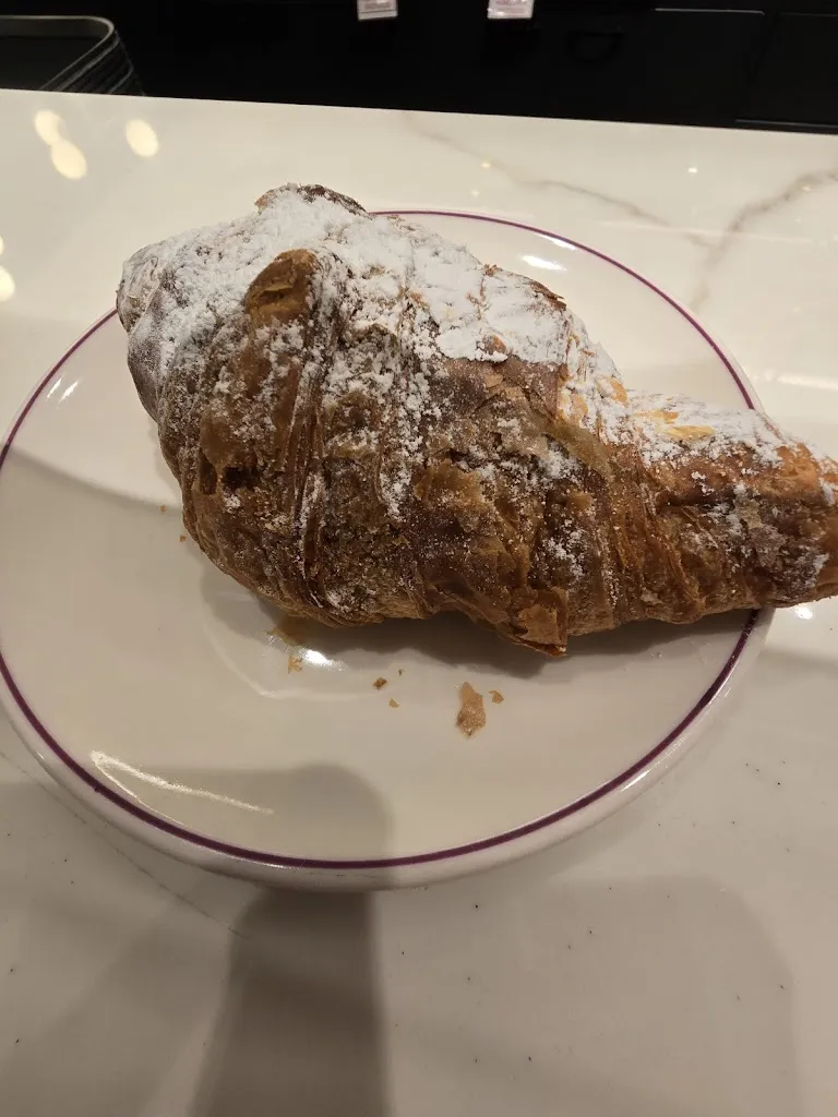 Miroslav Lakus_Bauli in Autostrada_Sommacampagna_review