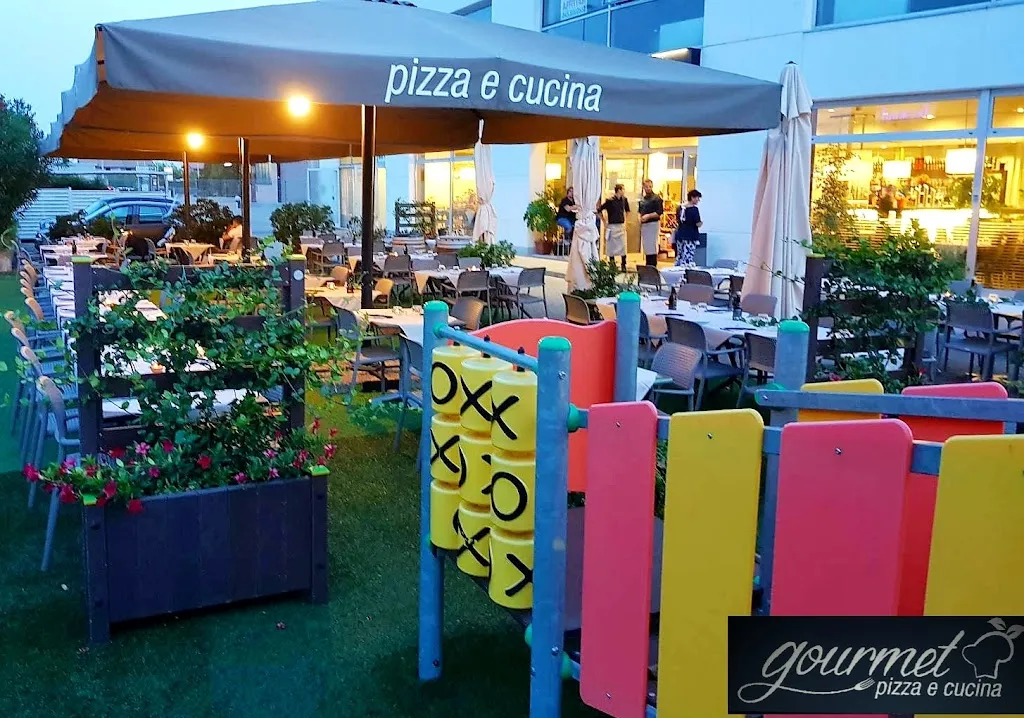 Gourmet Pizza e Cucina restaurant in Sommacampagna