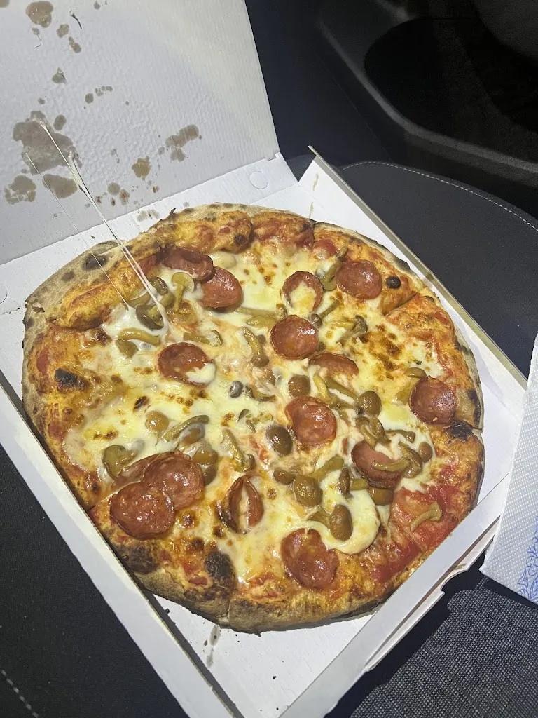 Lexi Carmichael_Pizzeria Rotonde Tentazioni_Spinimbecco_review