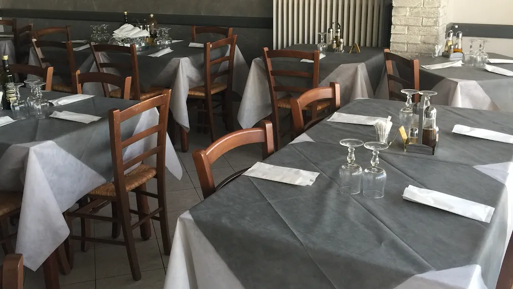 Bar Trattoria l'Alambicco restaurant in Taggì