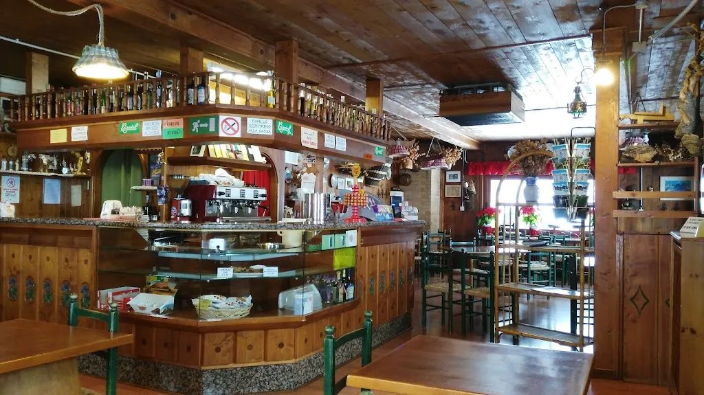 Capanna Genziana Cansiglio restaurant in Tambre