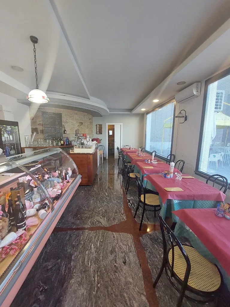 Pizzeria Al Campanile restaurant in Taglio di Po