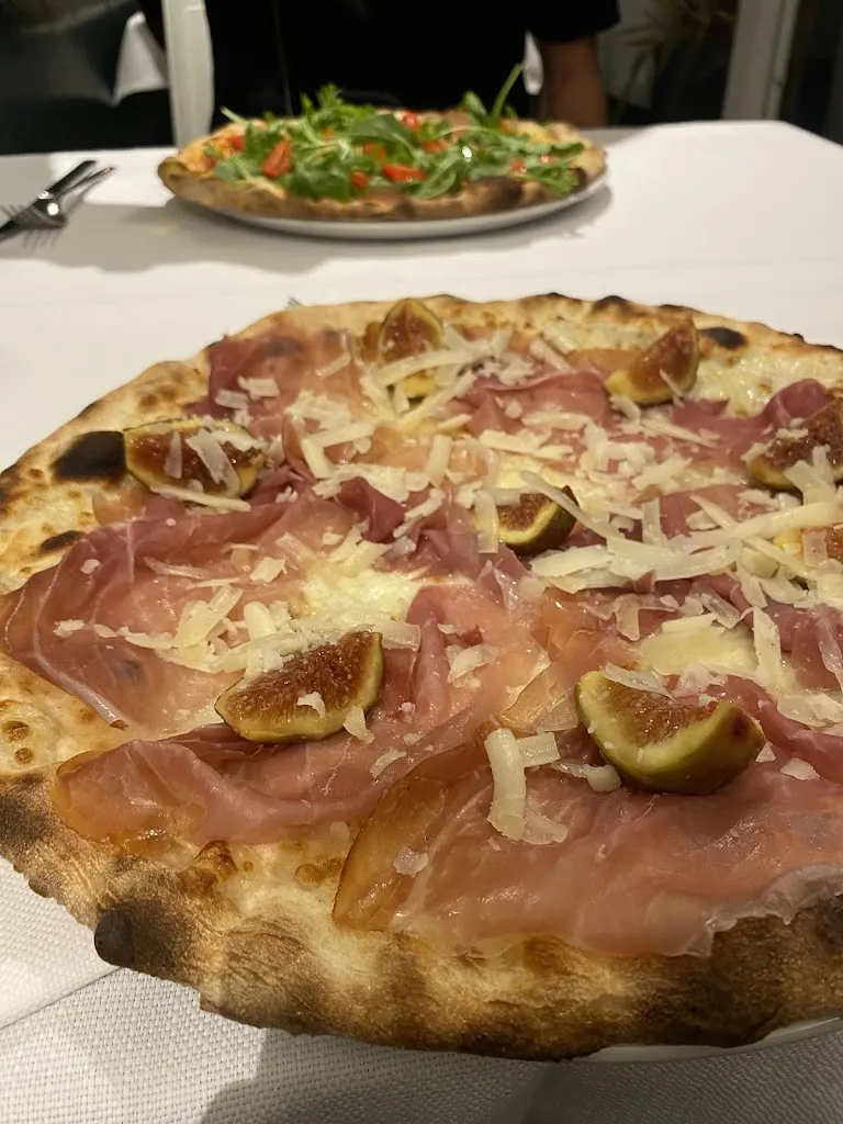 Nicolò Capobianco_Pizzeria La Tavernetta_Tombolo_review