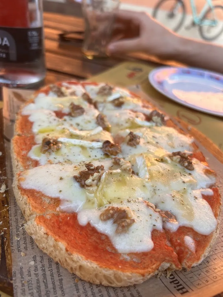 Mauro Berton_Cheers Pub_Tombolo_review