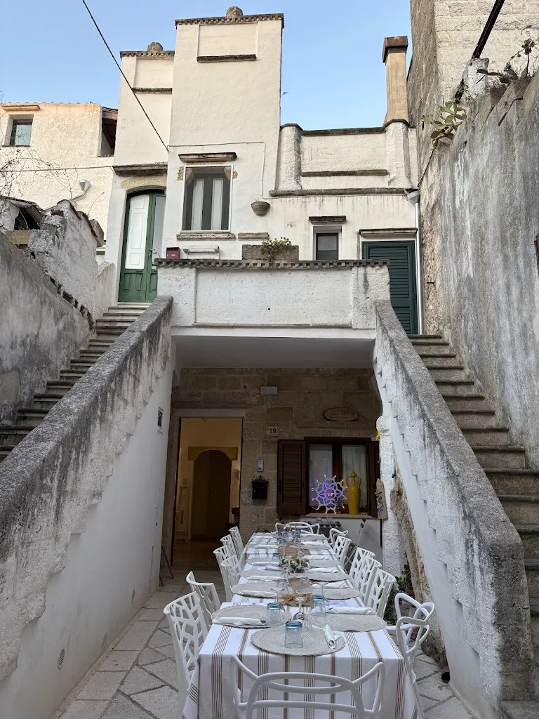 Sara Lambertucci_Home Reastaurant 