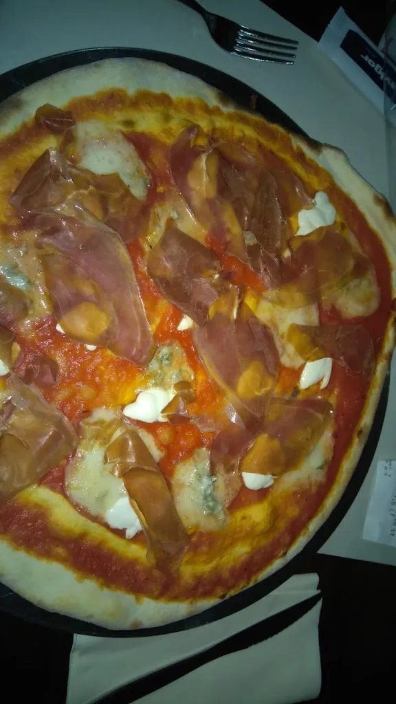 Francesco Pezzuolo_Pizzeria Monika_Trecenta_review