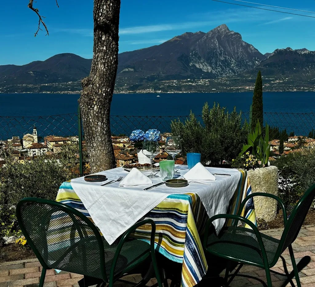 Ristorante Vista Lago Loncrino restaurant in Torri del Benaco