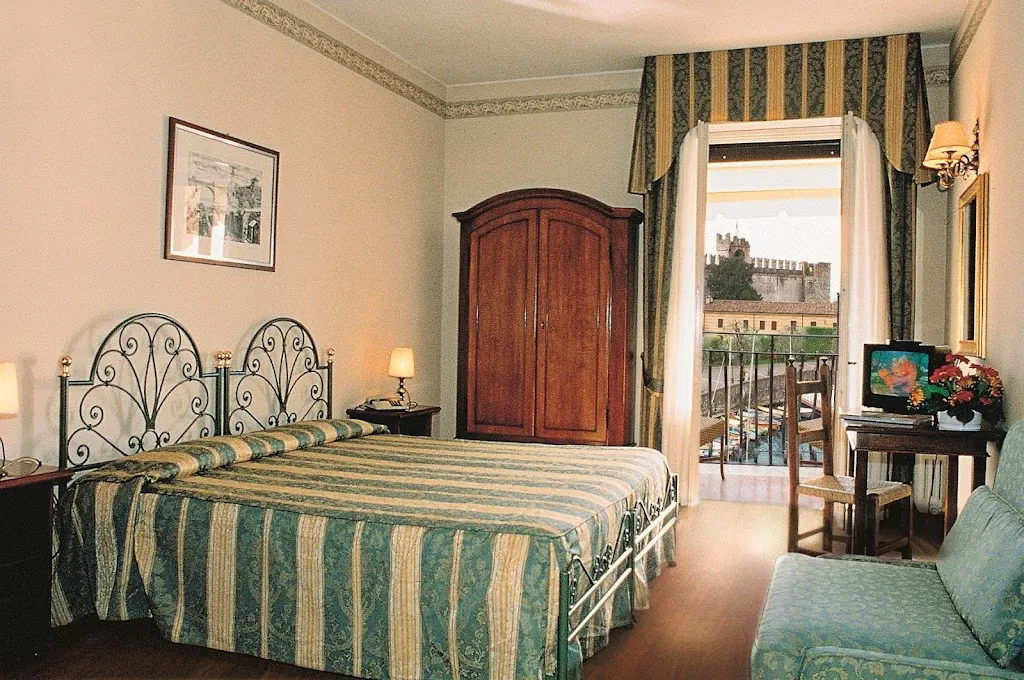 Albergo Gardesana - Residenza d'epoca_Torri del Benaco_slider_image_3