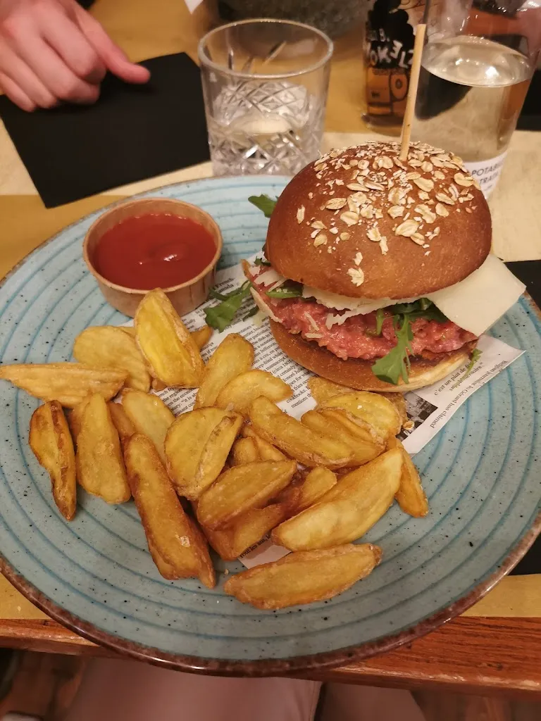 Alessia_Yokelz - Plan B Pub_Trebaseleghe_review