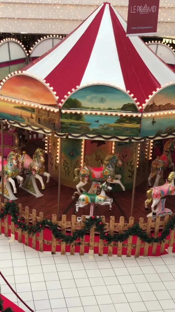 Le Piramidi Shopping District_Torri di Quartesolo_slider_image_2