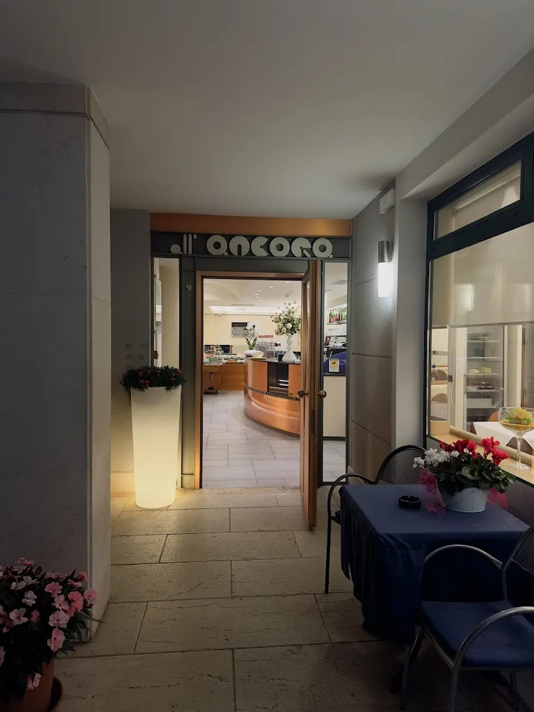 Dinesh Lahiru_All'Ancora_Trichiana_review