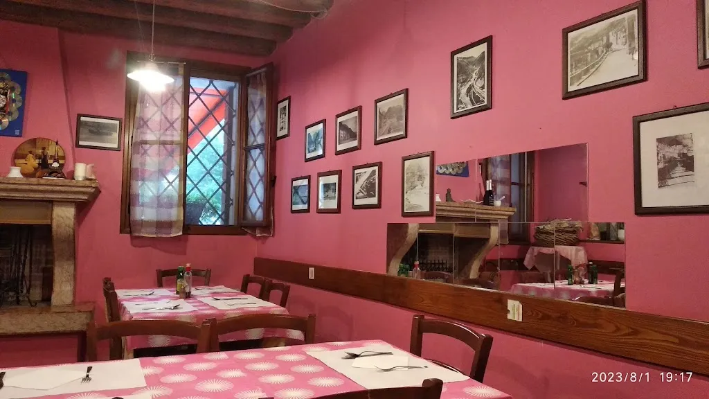 Ristorante Pizzeria al Mondo restaurant in Valstagna