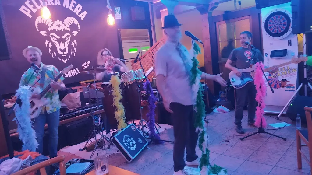 Amábile Oliveira_Black Sheep Of Furlato Roberta_Valdagno_review