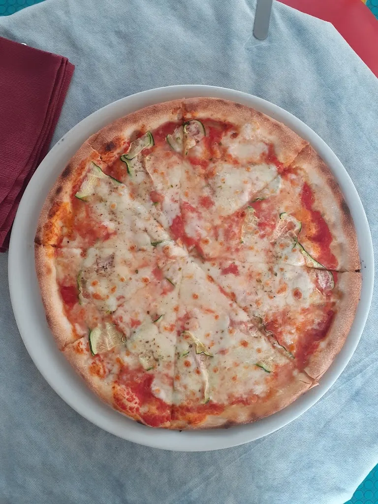 Salvatore Mariano_PIZZERIA PUB CABARET_Ruffano_recensione