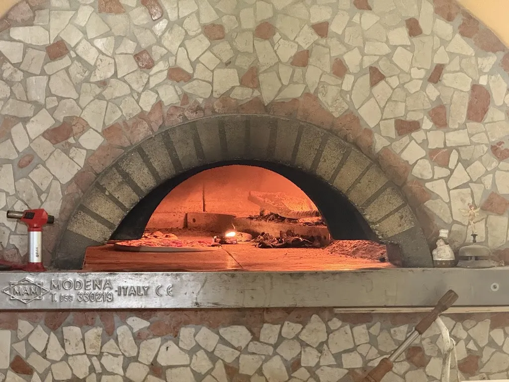 Benedikt Ahlfeld_Pizzeria POP_Veronella_review