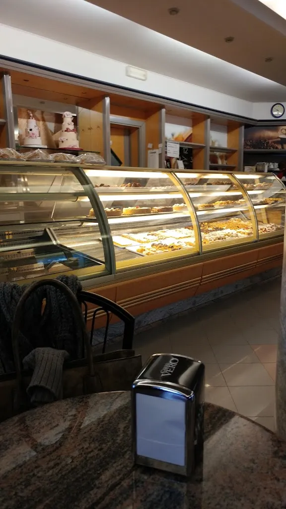 Pasticceria Gelateria Caffetteria Daniela_Veronella_slider_image_2