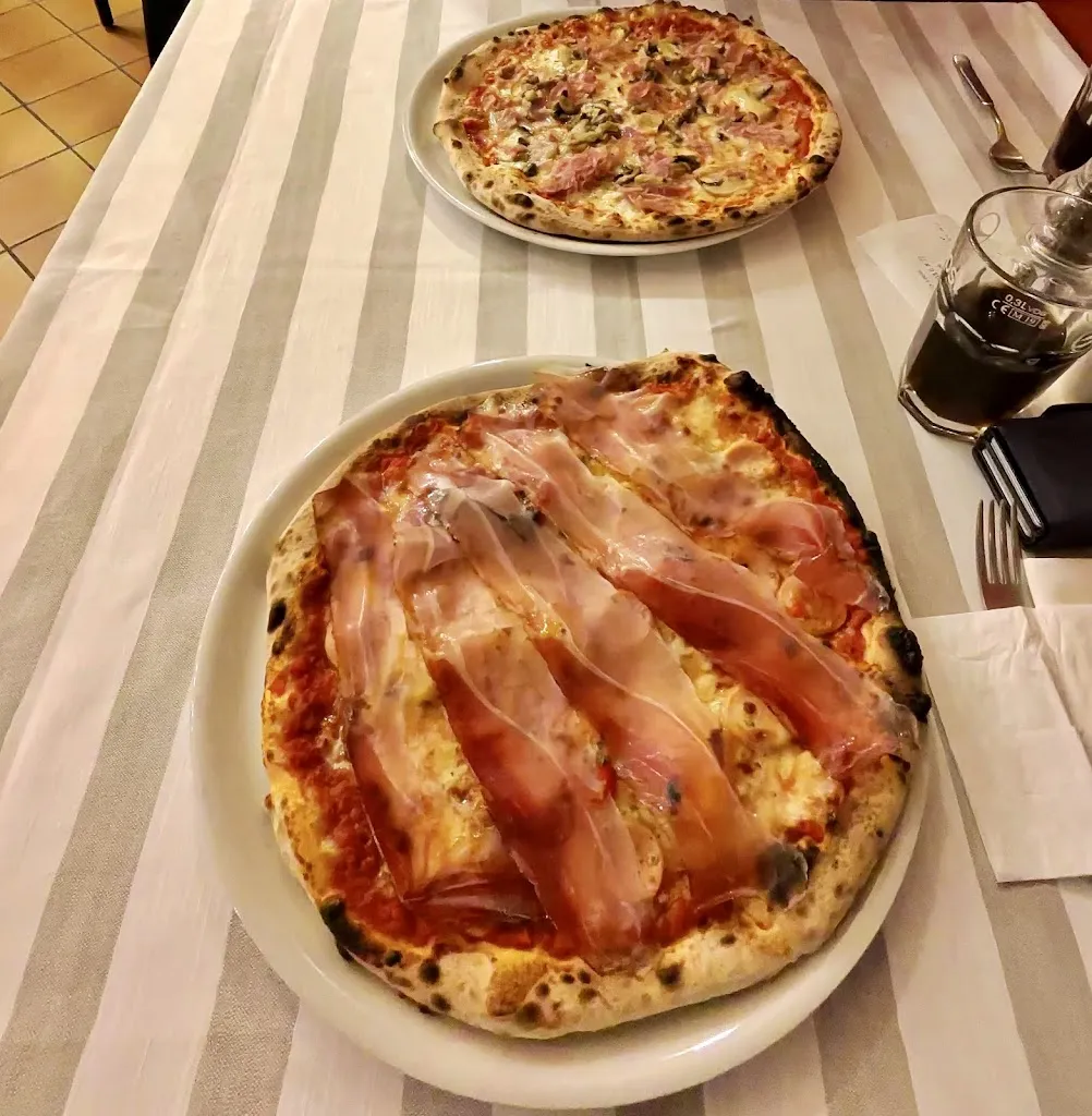 Pizzeria Trattoria La Strega_Vigasio_slider_image_2