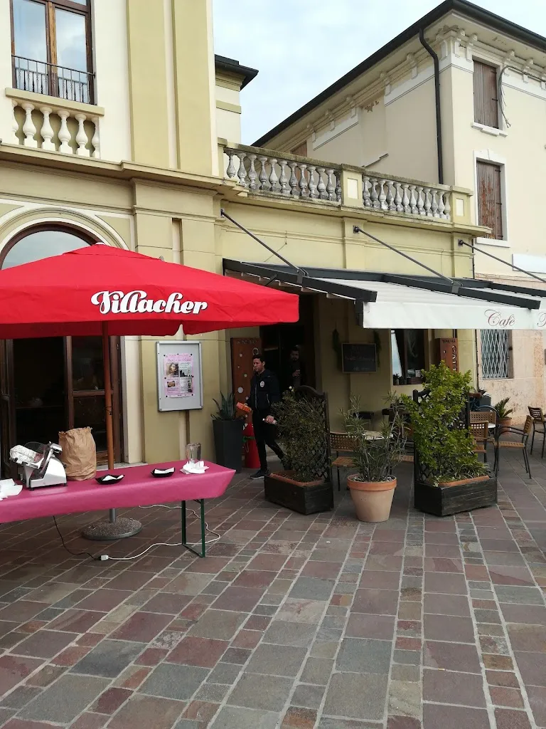 Cafe' Teatro Wine Bar restaurant in Villa Bartolomea