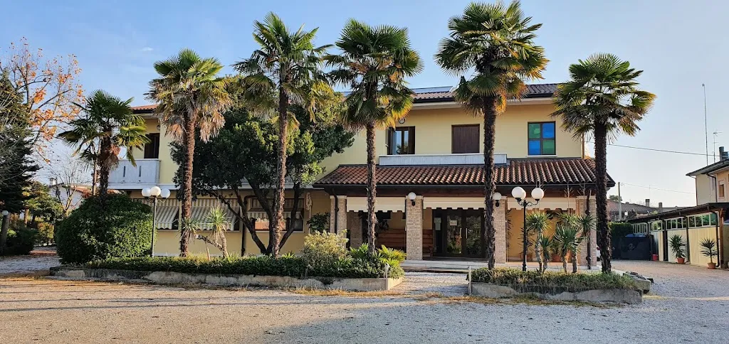 Hotel-Ristorante-Pizzeria "al Leone" restaurant in Villa del Conte